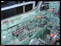 1_cockpit3.jpg