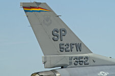 F16CJ-910352-a.jpg