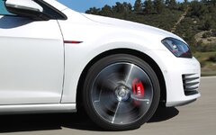 2015-Volkswagen-GTI-wheels-in-motion.jpg