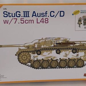 Cyber Hobby 1-35-StuG III Ausf C-D-klein.jpg