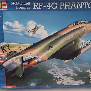 Revell 1-32 Phantom F4C-klein.jpg