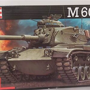Revell 1-35-M60A3-klein.jpg